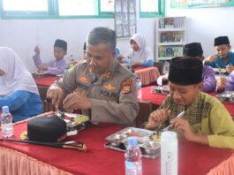 Kapolda Bengkulu Tinjau Dapur SPPG dan Bagikan Makan Bergizi Gratis untuk Ratusan Siswa SDN 75 Kota Bengkulu