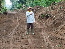 Warga Air Meles Bawah Perlebar Jalan Secara Swadaya, Didukung Donatur Lokal