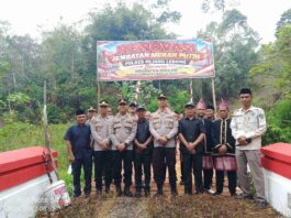 Kapolres Rejang Lebong Resmikan Jembatan Merah Putih di Desa Sentral Baru